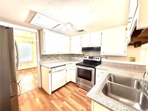 Kitchen - 4017 Cottage Hill Rd #34, Mobile, AL 36609 photo 1 of 1