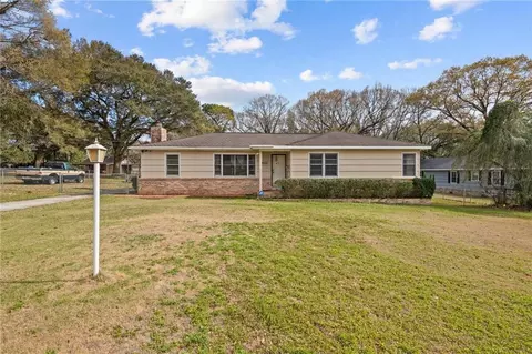 7421 Pinewood Dr, Theodore, AL 36582