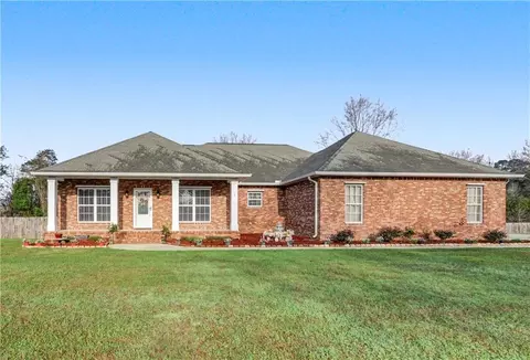8721 Doobie Ct, Vancleave, MS 39565