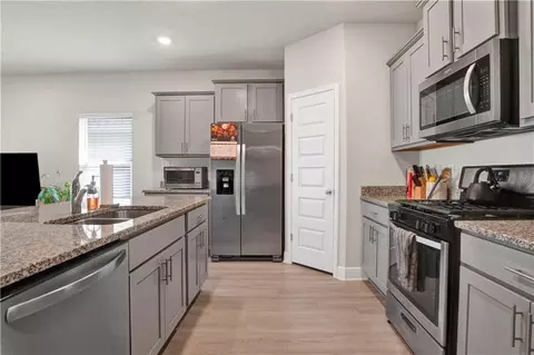 Kitchen - 24253 Alydar Loop, Daphne, AL 36526 photo 3 of 4