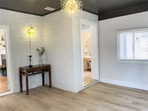 Entry Way - 25 Benedict Pl, Mobile, AL 36606 photo 2 of 3