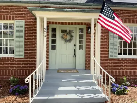 Exterior - 25 Benedict Pl, Mobile, AL 36606 photo 2 of 11