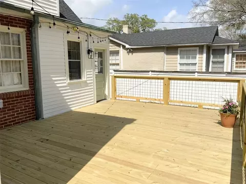 Exterior - 25 Benedict Pl, Mobile, AL 36606 photo 5 of 11