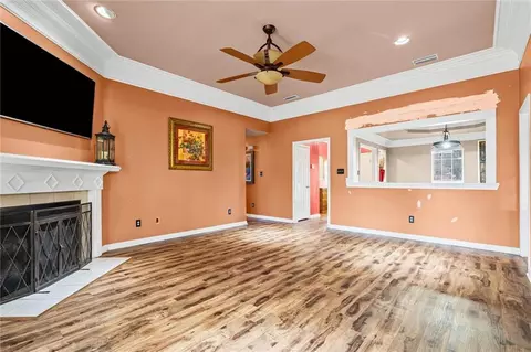 Living - 8210 Junior Rd, Mobile, AL 36695 photo 3 of 3