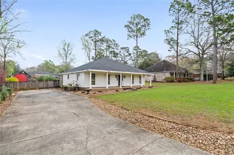 Exterior - 8210 Junior Rd, Mobile, AL 36695 photo 6 of 7