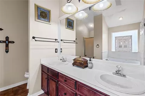 Bath - 8210 Junior Rd, Mobile, AL 36695 photo 1 of 2