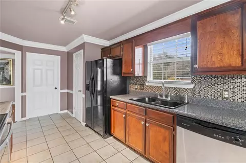 Kitchen - 8210 Junior Rd, Mobile, AL 36695 photo 1 of 4