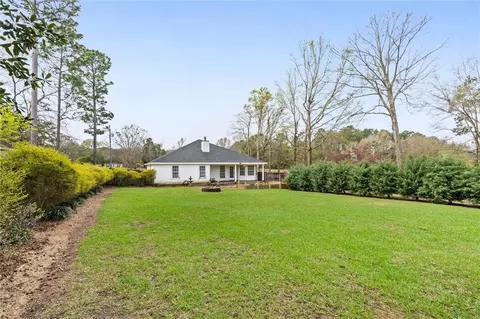 Exterior - 8210 Junior Rd, Mobile, AL 36695 photo 4 of 7
