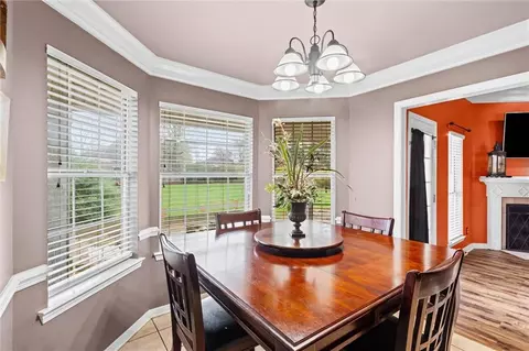 Dining - 8210 Junior Rd, Mobile, AL 36695 photo 1 of 2