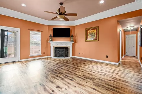 Living - 8210 Junior Rd, Mobile, AL 36695 photo 2 of 3
