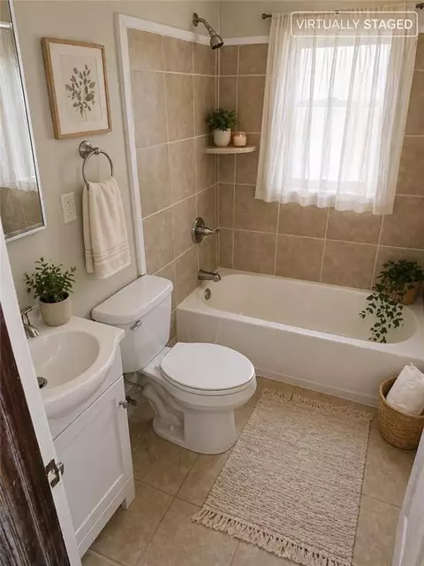 Bath - 403 Ogden Ave, Mobile, AL 36607 photo 2 of 2