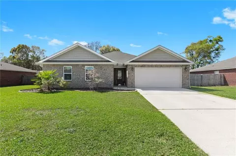 231 Woodsong Dr, Foley, AL 36535