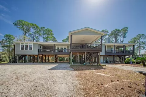 1325 Chaumont Ave, Dauphin Island, AL 36528
