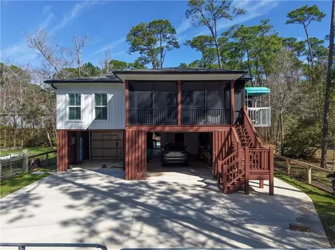 908 Longfellow Pl, Dauphin Island, AL 36528