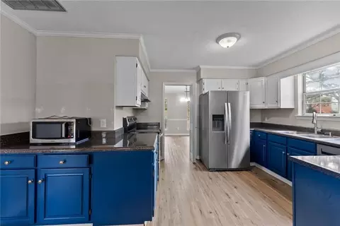 Kitchen - 3254 Austin Dr, Mobile, AL 36695 photo 3 of 4