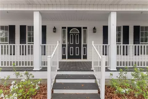 Exterior - 3254 Austin Dr, Mobile, AL 36695 photo 4 of 11