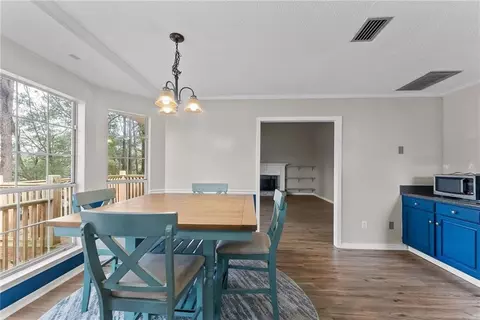 Dining - 3254 Austin Dr, Mobile, AL 36695 photo 2 of 3