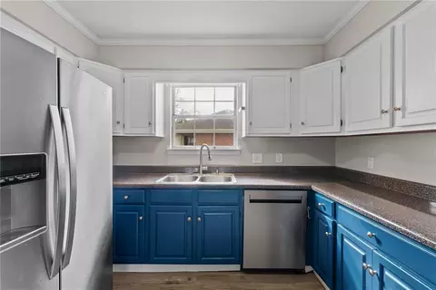 Kitchen - 3254 Austin Dr, Mobile, AL 36695 photo 2 of 4