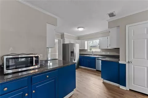 Kitchen - 3254 Austin Dr, Mobile, AL 36695 photo 4 of 4