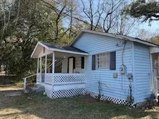 107 5th Ave, Chickasaw, AL 36611