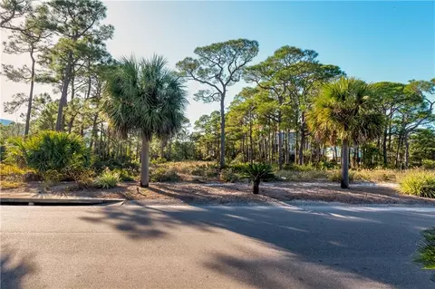 51 Hernando St, Dauphin Island, AL 36528