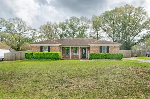 6911 Ching Lynch Rd, Mobile, AL 36618