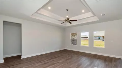 Living - 3865 Newman Rd, Mobile, AL 36695 photo 4 of 7