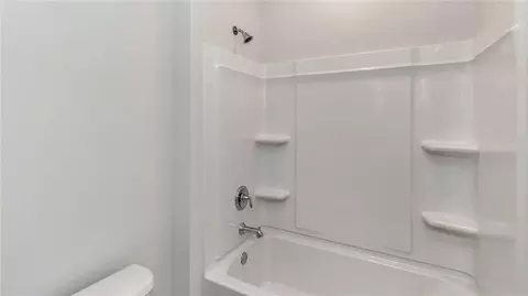 Bath - 3865 Newman Rd, Mobile, AL 36695 photo 3 of 6