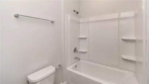Bath - 3865 Newman Rd, Mobile, AL 36695 photo 5 of 6