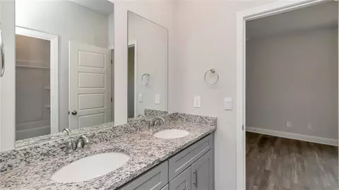 Bath - 3865 Newman Rd, Mobile, AL 36695 photo 2 of 6