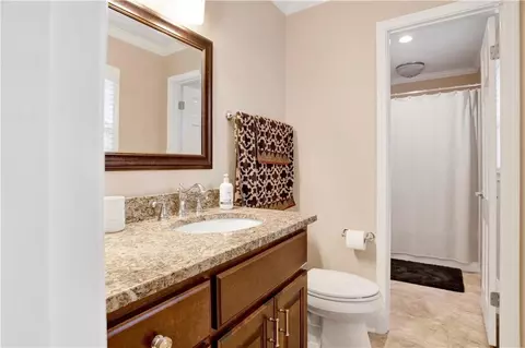 Bath - 254 Jackson Blvd, Mobile, AL 36609 photo 3 of 11