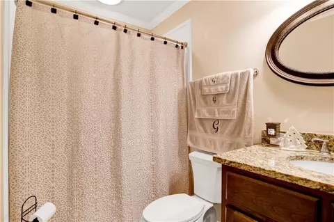 Bath - 254 Jackson Blvd, Mobile, AL 36609 photo 7 of 11