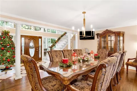 Dining - 254 Jackson Blvd, Mobile, AL 36609 photo 2 of 4