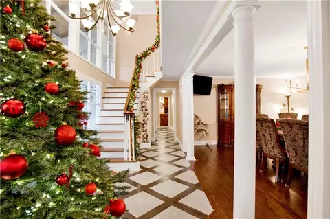 Entry Way - 254 Jackson Blvd, Mobile, AL 36609 photo 4 of 8