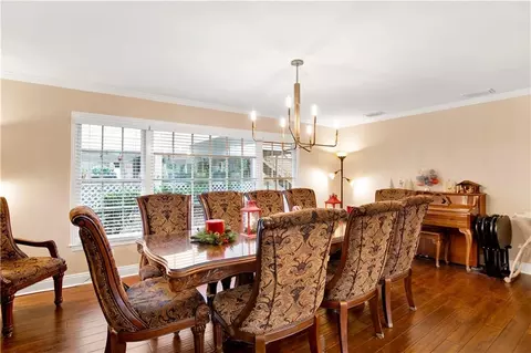Dining - 254 Jackson Blvd, Mobile, AL 36609 photo 4 of 4