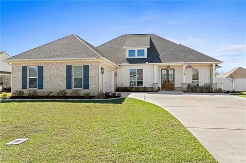 10734 Secretariat Blvd, Daphne, AL 36526