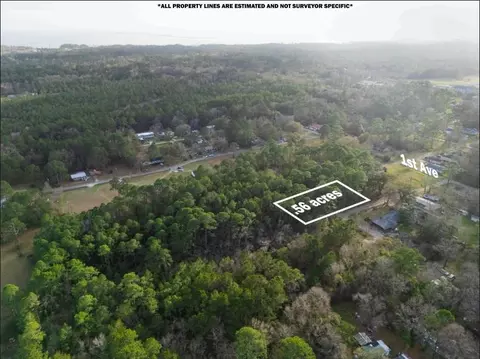 8465 Coe St, Bayou La Batre, AL 36509