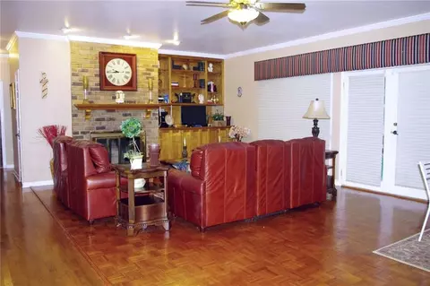 Living - 1429 Regency Oaks Dr E, Mobile, AL 36609 photo 1 of 1