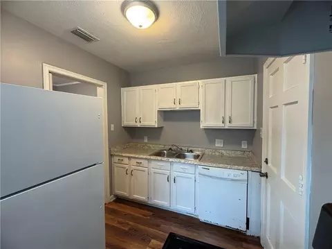 Kitchen - 407 Seminole St, Mobile, AL 36606 photo 1 of 2