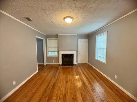 Living - 407 Seminole St, Mobile, AL 36606 photo 6 of 6