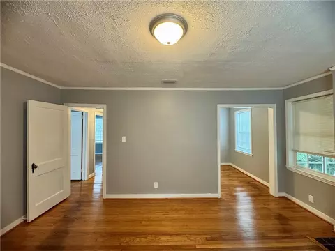 Living - 407 Seminole St, Mobile, AL 36606 photo 3 of 6