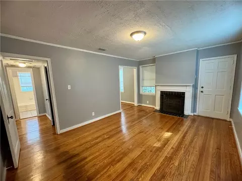 Living - 407 Seminole St, Mobile, AL 36606 photo 1 of 6