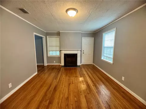 Living - 407 Seminole St, Mobile, AL 36606 photo 5 of 6