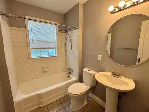 Bath - 407 Seminole St, Mobile, AL 36606 photo 1 of 4