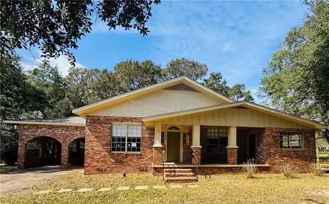 5084 Fairland Dr, Mobile, AL 36619