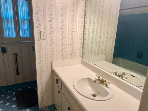 Bath - 6417 Pinehurst Run, Mobile, AL 36608 photo 1 of 3
