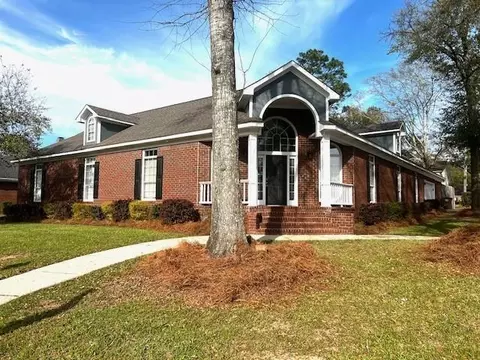 6108 Sturbridge Dr, Mobile, AL 36609