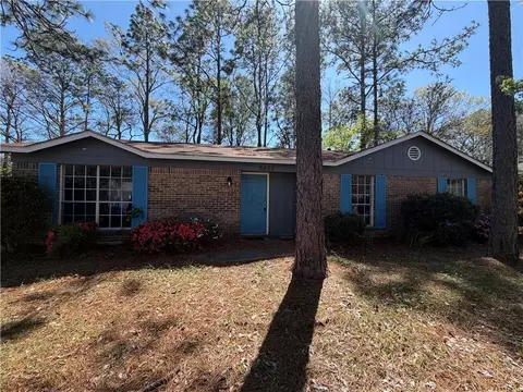 6821 Greenway Dr S, Mobile, AL 36608