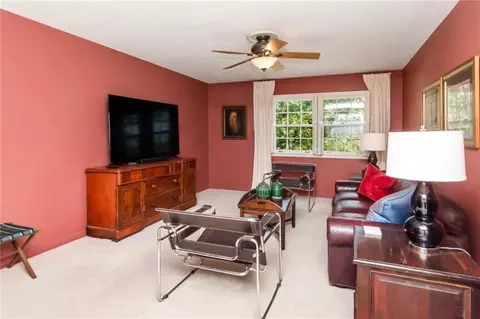 Living - 513 Wacker Ln N, Mobile, AL 36608 photo 3 of 4