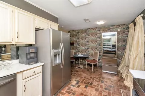 Kitchen - 513 Wacker Ln N, Mobile, AL 36608 photo 4 of 4